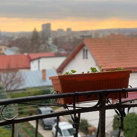 Ferienwohnung Casa Famous Iasi Exterior foto
