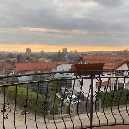 Ferienwohnung Casa Famous Iasi Exterior foto