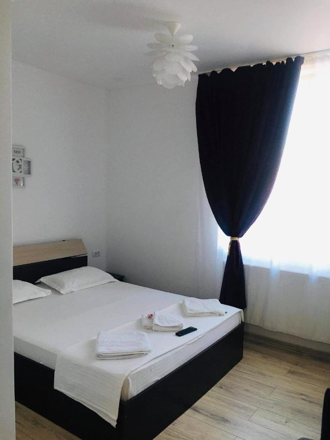 Ferienwohnung Casa Famous Iasi Exterior foto