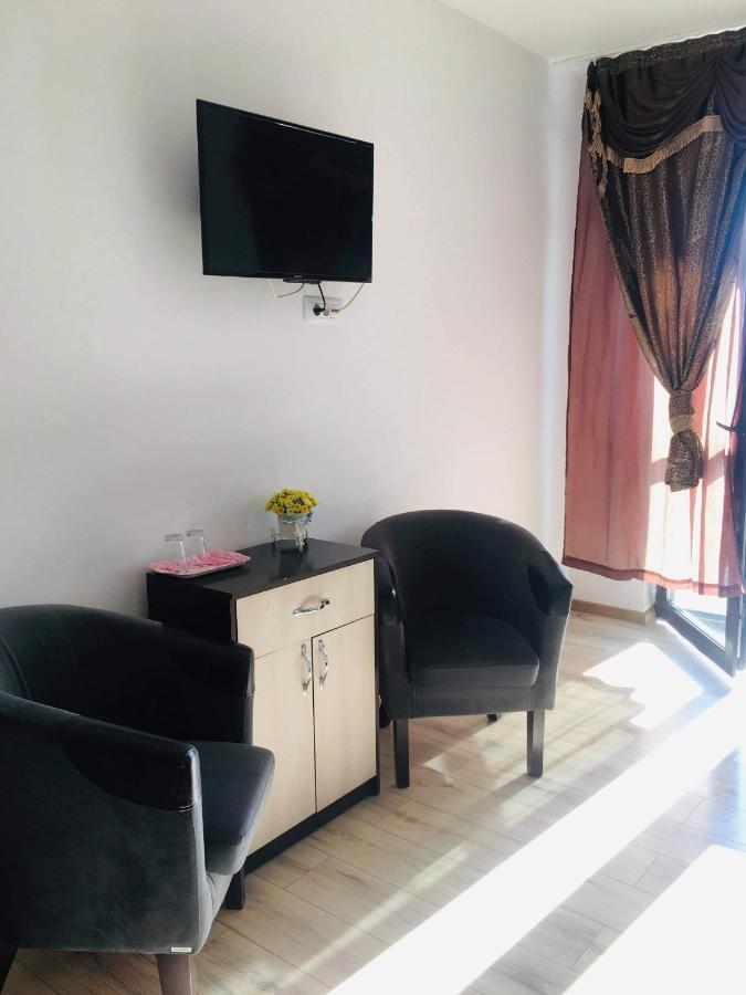 Ferienwohnung Casa Famous Iasi Exterior foto